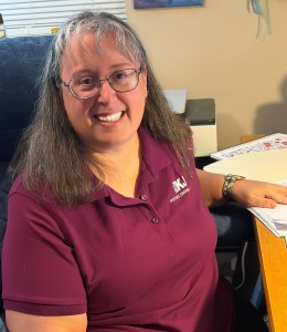Angela Hollister, Back-Office Admin.
